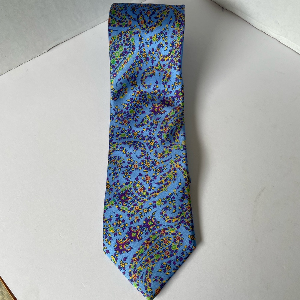Robert Talbot blue floral 100% silk tie like new